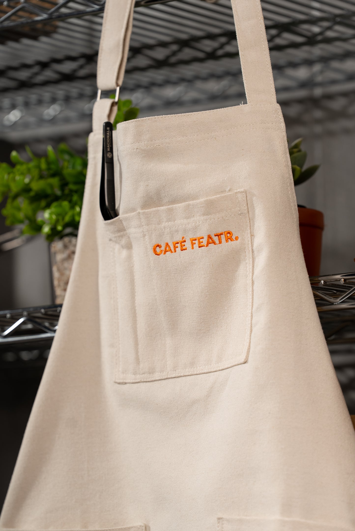 Maja Blanca Apron